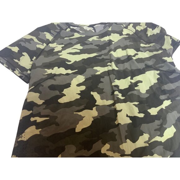 Lululemon Camouflage Athletic Top. Size 6 - Picture 2 of 4